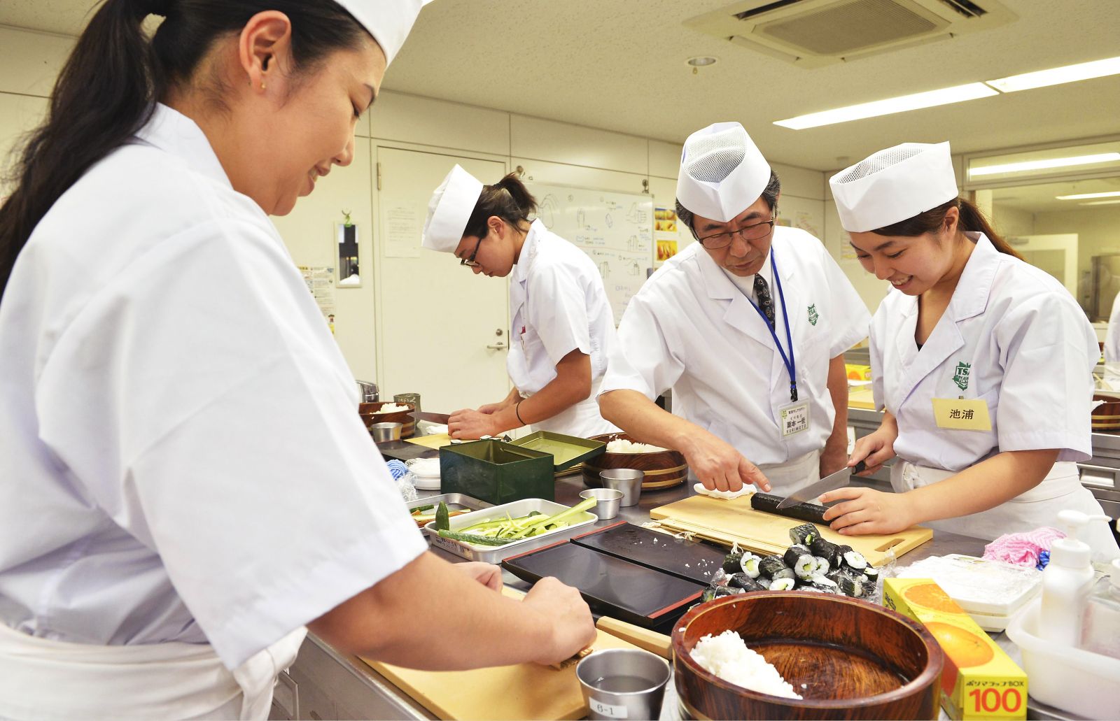 Tuyển sinh thực tập sinh đi làm việc tại Nhật Bản ngành nghề Làm cơm nắm